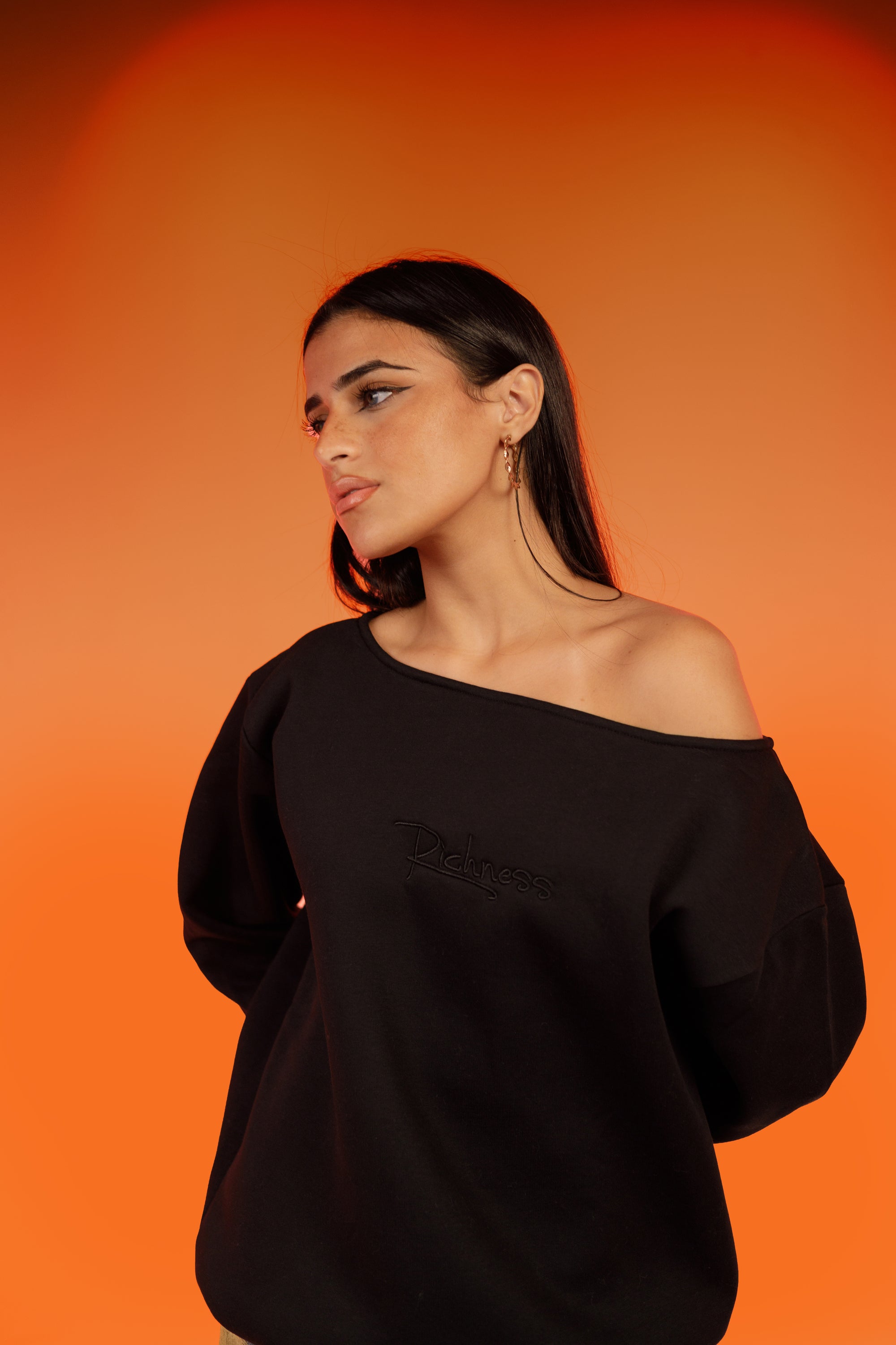 Off shoulder Sweater - black