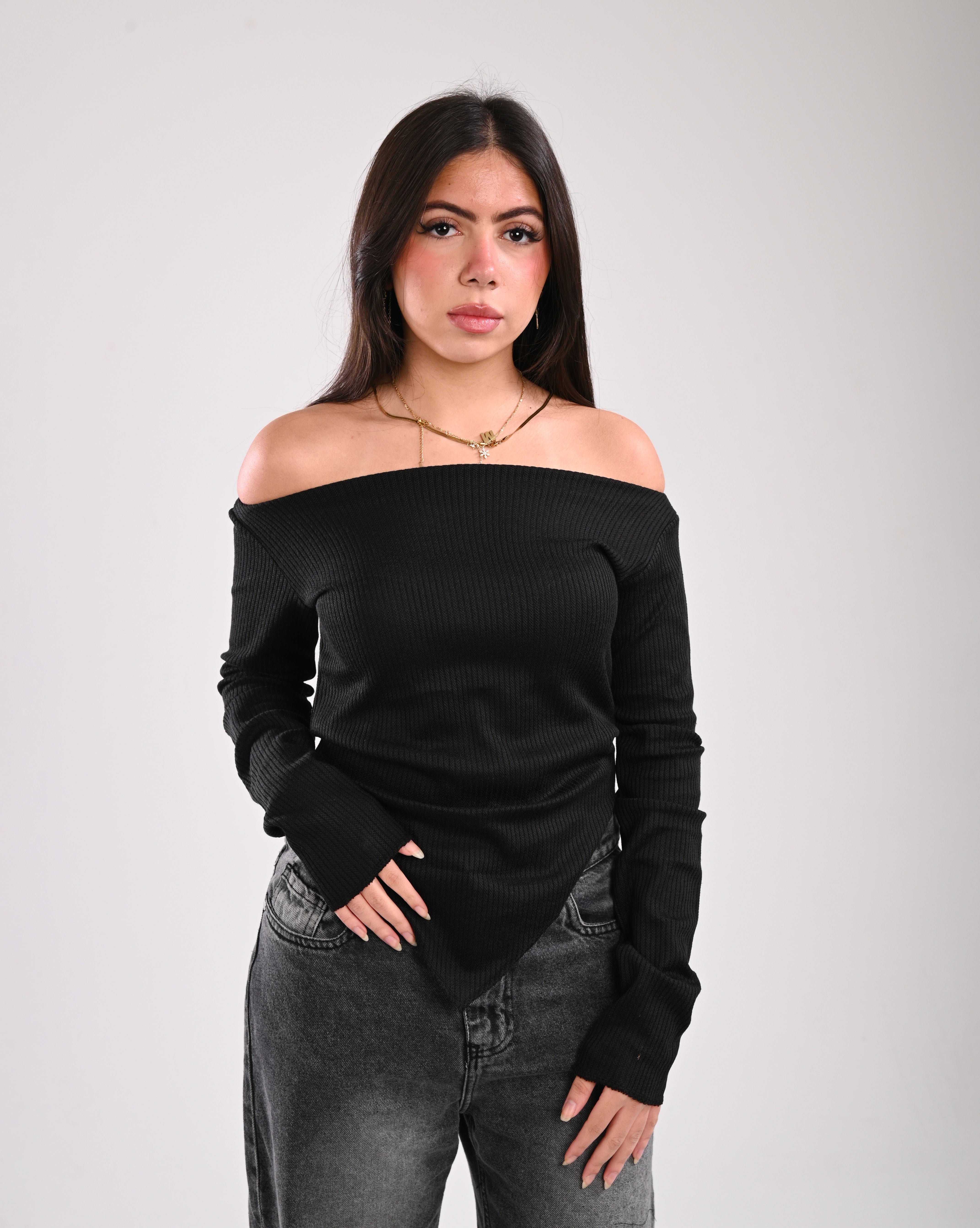 Richness V-top by 6 ways - Black